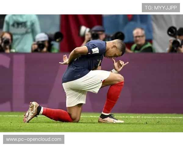 姆巴佩膝盖伤势无碍，欧冠复出即献双响稳固射手榜