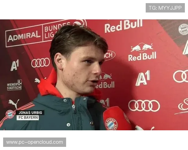 奥格斯堡门将乌尔比希失误瞬间：从英雄到罪人的转变